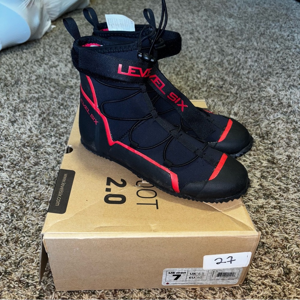 Level Six Creek 2.0 Boot Size Men’s 7 Neoprene Kayak Boots New